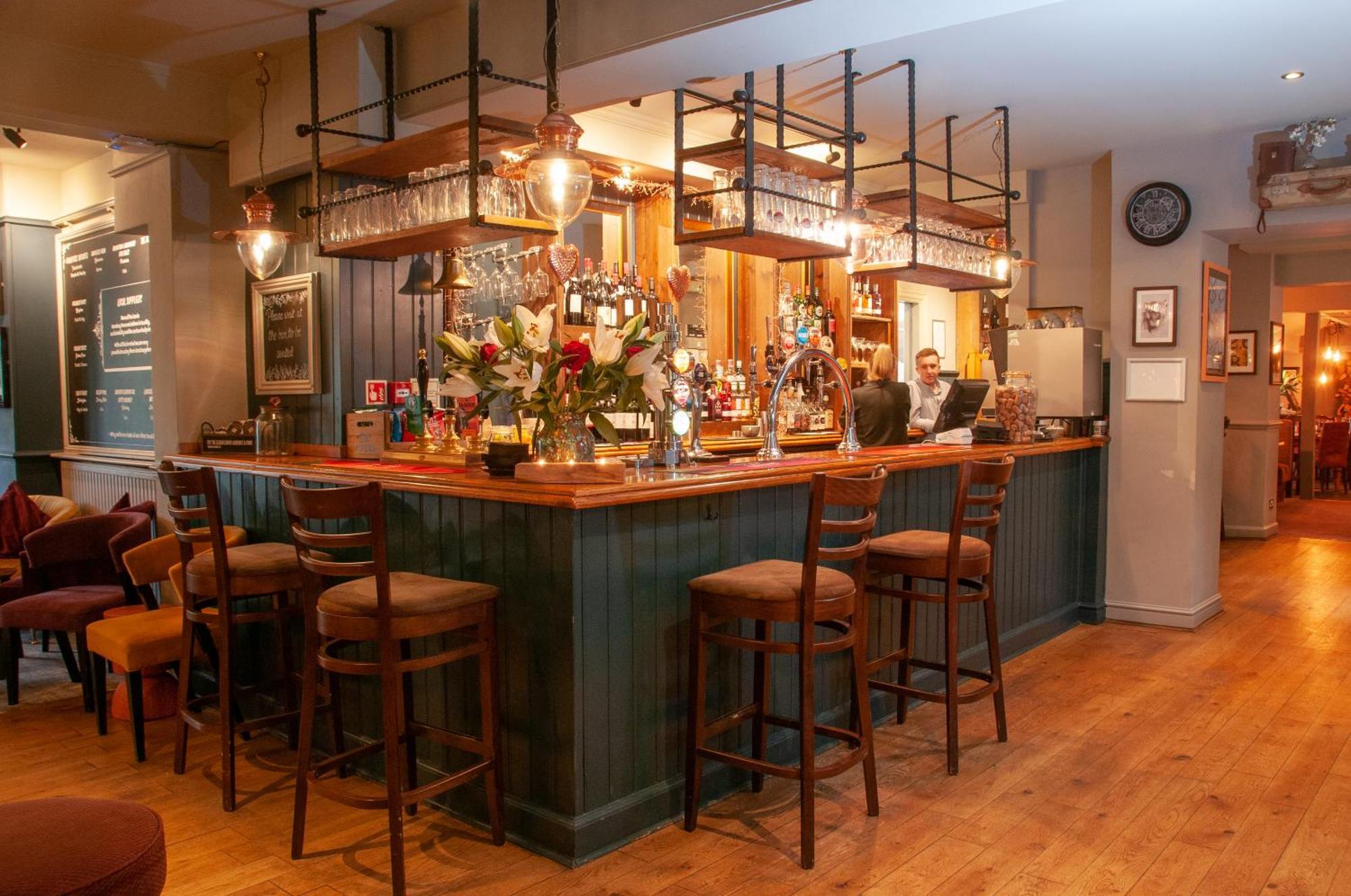 The Cowdray Arms Worth (West Sussex) Exterior foto