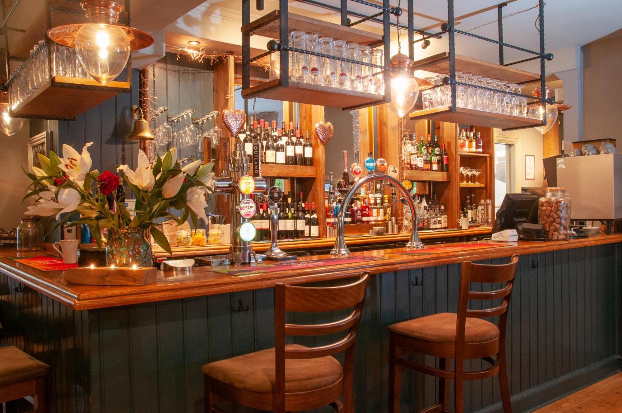 The Cowdray Arms Worth (West Sussex) Exterior foto